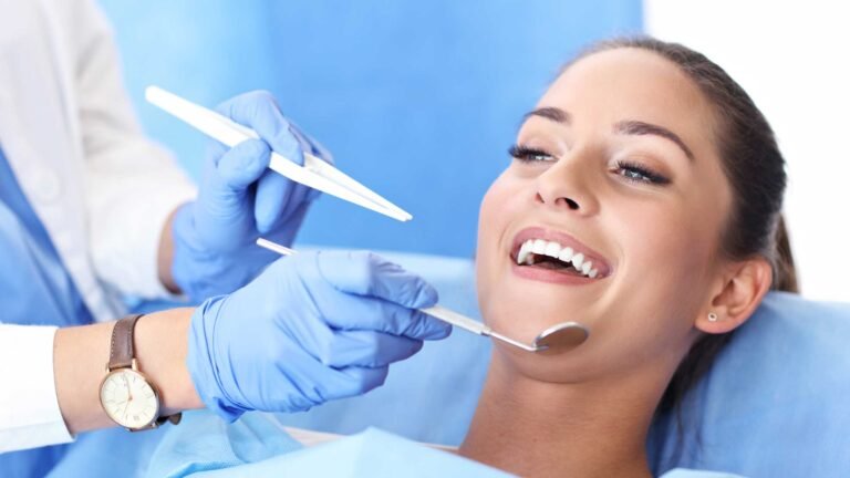Clareamento Dental: Tudo o Que Você Precisa Saber Para um Sorriso Mais Branco!